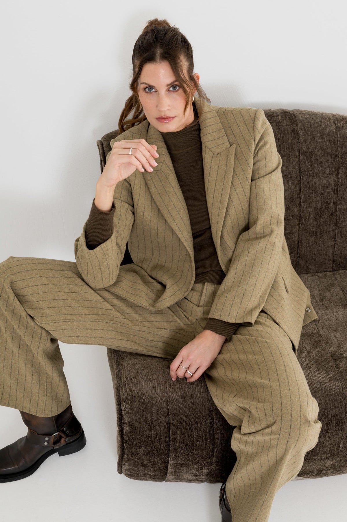 gestreept pak khaki met blazer rora en broek