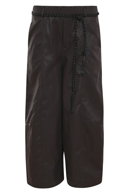 fanano bruin leatherlook wijde broek met gevlochten ceintuur in dezelfde kleur