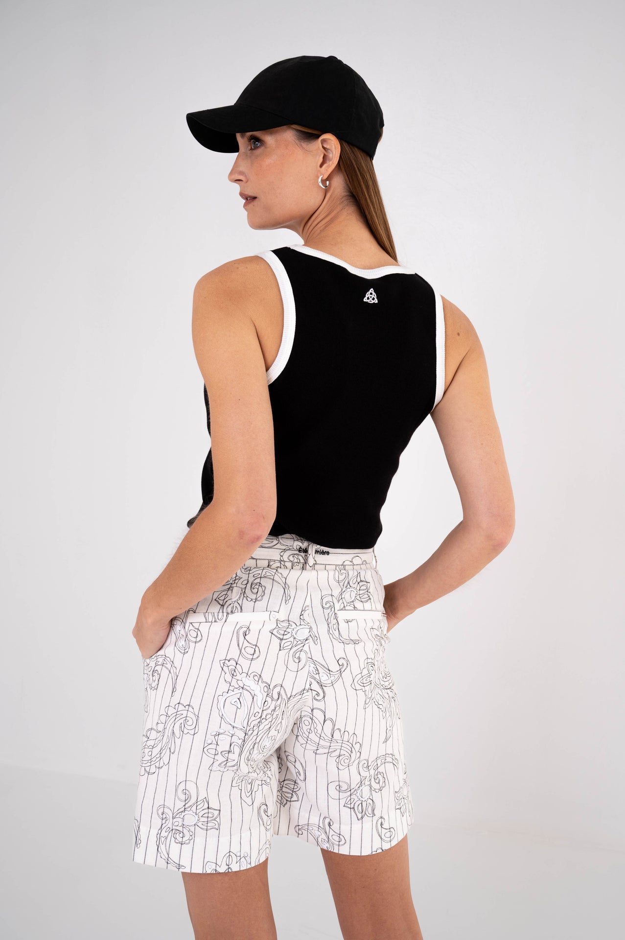 korte broek met stijvolle paisleyprint en subtiele strepen ideaal voor de zomer